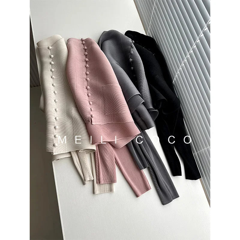 Chaqueta de Mujer Plisada de Manga Murciélago, Diseño de Varios Botones, Estilo Elegante y Casual