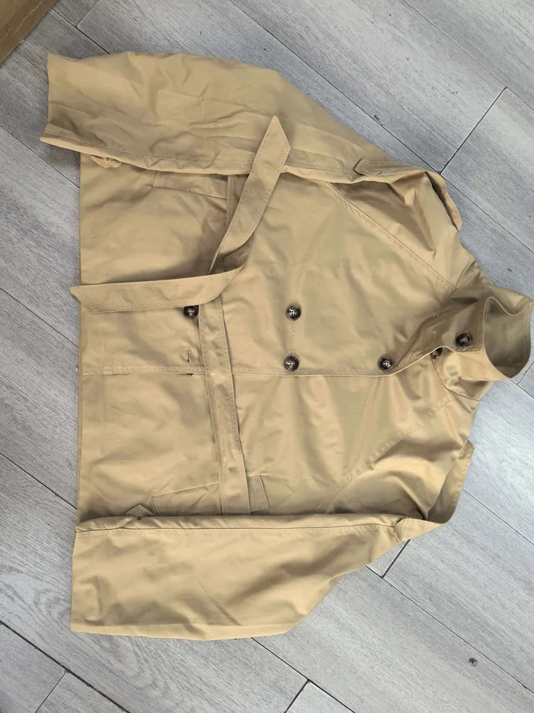 Gabardina Corta de Mujer con Cinturón, Doble Botonadura y Cuello Alto, Estilo Vintage Casual