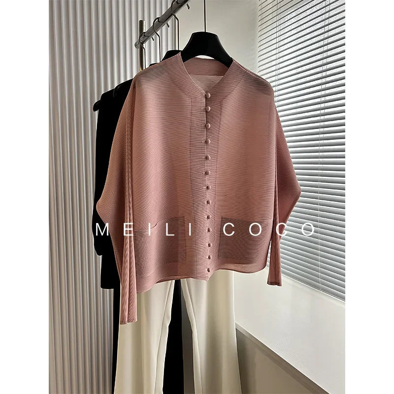 Chaqueta de Mujer Plisada de Manga Murciélago, Diseño de Varios Botones, Estilo Elegante y Casual